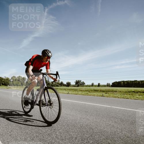 07.09.2025 - 19. Norderstedt Triathlon Michael Burmester http://msf.ph/oto/8851101 07.09.2025 11:16:26 Radfahren 862 meine-sportfotos.de
