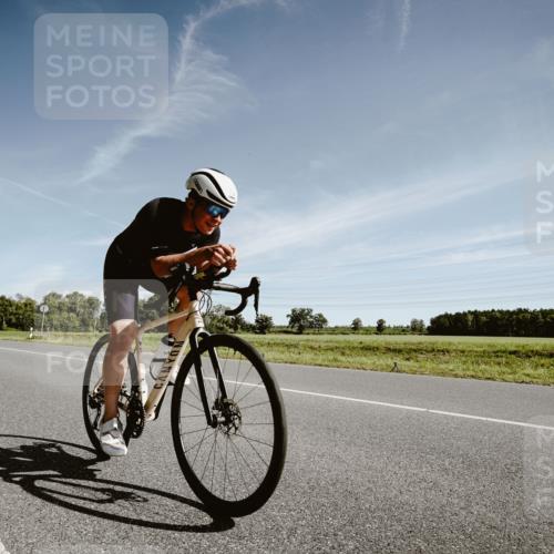 07.09.2025 - 19. Norderstedt Triathlon Michael Burmester http://msf.ph/oto/8851128 07.09.2025 11:16:53 Radfahren 1198 meine-sportfotos.de