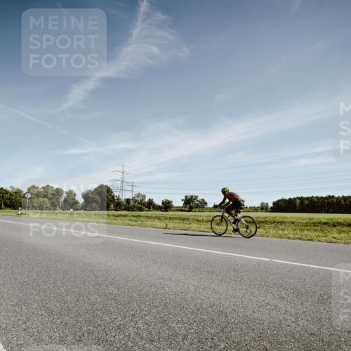07.09.2025 - 19. Norderstedt Triathlon Michael Burmester http://msf.ph/oto/8851196 07.09.2025 11:18:10 Radfahren 1203 meine-sportfotos.de