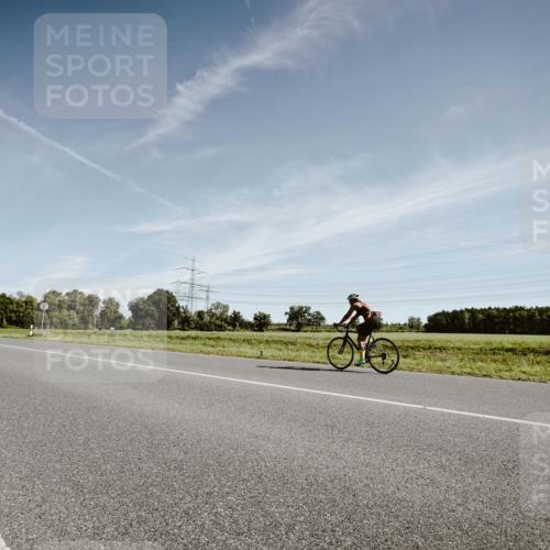 07.09.2025 - 19. Norderstedt Triathlon Michael Burmester http://msf.ph/oto/8851413 07.09.2025 11:21:41 Radfahren 821 meine-sportfotos.de