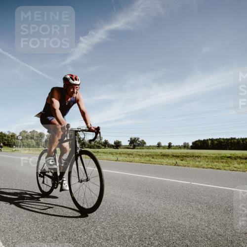 07.09.2025 - 19. Norderstedt Triathlon Michael Burmester http://msf.ph/oto/8851416 07.09.2025 11:21:44 Radfahren 821, 1156 meine-sportfotos.de