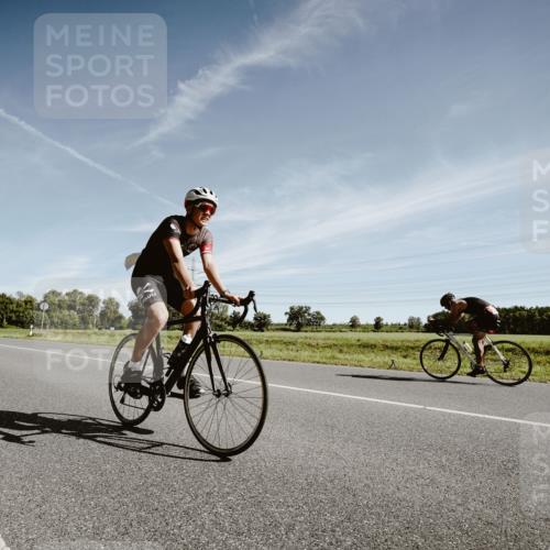 07.09.2025 - 19. Norderstedt Triathlon Michael Burmester http://msf.ph/oto/8851420 07.09.2025 11:21:45 Radfahren 821, 1156 meine-sportfotos.de