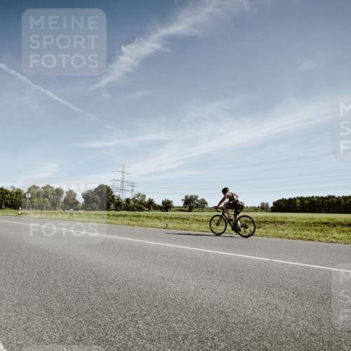 07.09.2025 - 19. Norderstedt Triathlon Michael Burmester http://msf.ph/oto/8851441 07.09.2025 11:22:17 Radfahren 1164 meine-sportfotos.de