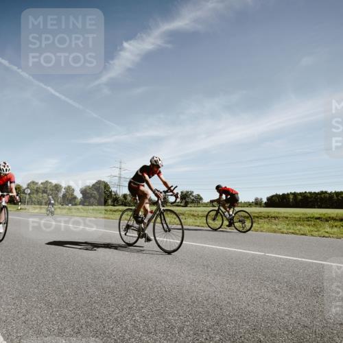 07.09.2025 - 19. Norderstedt Triathlon Michael Burmester http://msf.ph/oto/8851466 07.09.2025 11:22:34 Radfahren 714, 1207 meine-sportfotos.de
