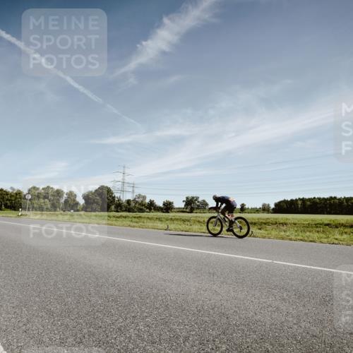 07.09.2025 - 19. Norderstedt Triathlon Michael Burmester http://msf.ph/oto/8851590 07.09.2025 11:24:26 Radfahren 225 meine-sportfotos.de