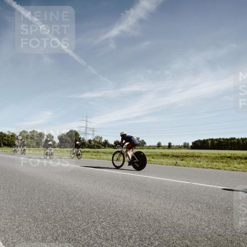 07.09.2025 - 19. Norderstedt Triathlon Michael Burmester http://msf.ph/oto/8851714 07.09.2025 11:26:14 Radfahren 203, 1187, 1383 meine-sportfotos.de