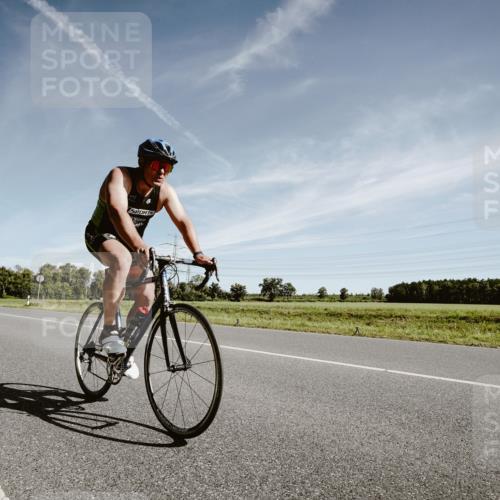 07.09.2025 - 19. Norderstedt Triathlon Michael Burmester http://msf.ph/oto/8851745 07.09.2025 11:26:35 Radfahren 806 meine-sportfotos.de