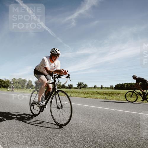 07.09.2025 - 19. Norderstedt Triathlon Michael Burmester http://msf.ph/oto/8851779 07.09.2025 11:27:05 Radfahren 229, 1160, 1171, 1253 meine-sportfotos.de