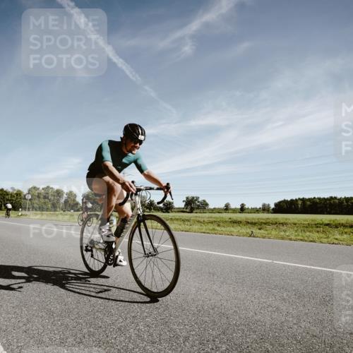 07.09.2025 - 19. Norderstedt Triathlon Michael Burmester http://msf.ph/oto/8851871 07.09.2025 11:27:41 Radfahren 1210 meine-sportfotos.de