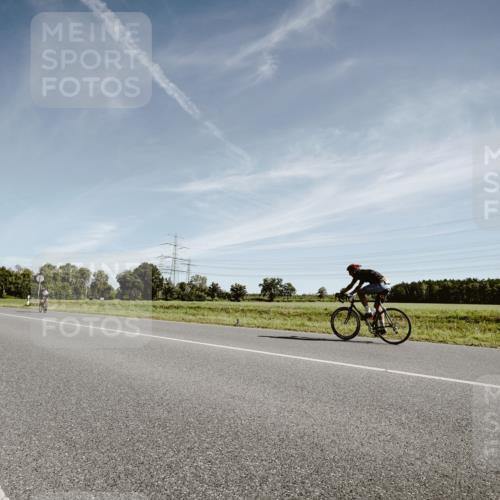 07.09.2025 - 19. Norderstedt Triathlon Michael Burmester http://msf.ph/oto/8851874 07.09.2025 11:27:43 Radfahren 1210 meine-sportfotos.de