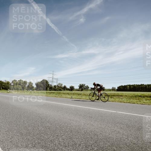 07.09.2025 - 19. Norderstedt Triathlon Michael Burmester http://msf.ph/oto/8851892 07.09.2025 11:27:53 Radfahren 1301 meine-sportfotos.de