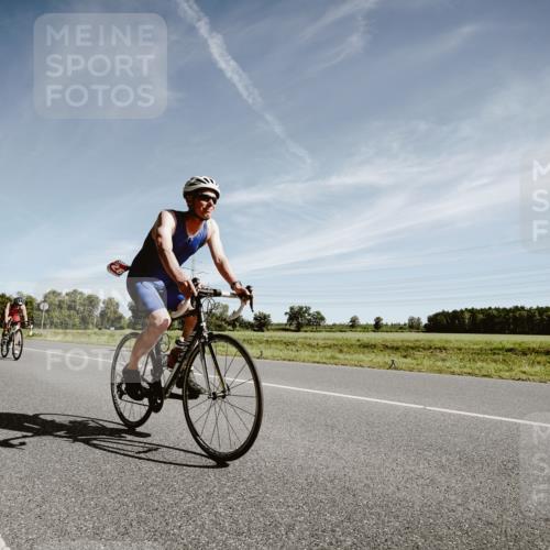 07.09.2025 - 19. Norderstedt Triathlon Michael Burmester http://msf.ph/oto/8852009 07.09.2025 11:29:24 Radfahren 819, 1196, 1228 meine-sportfotos.de