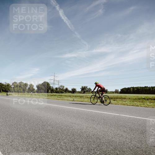 07.09.2025 - 19. Norderstedt Triathlon Michael Burmester http://msf.ph/oto/8852016 07.09.2025 11:29:26 Radfahren 1196, 1228 meine-sportfotos.de