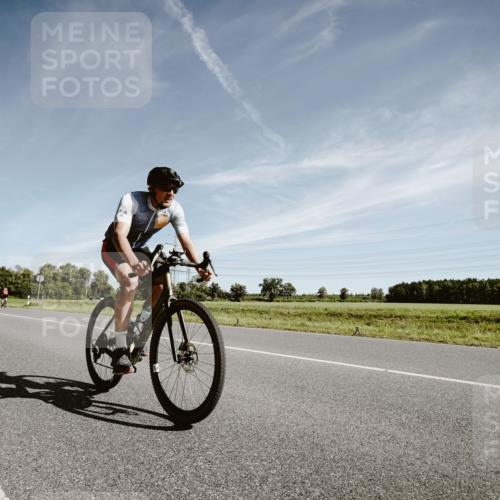 07.09.2025 - 19. Norderstedt Triathlon Michael Burmester http://msf.ph/oto/8852020 07.09.2025 11:29:30 Radfahren 185, 784, 1227 meine-sportfotos.de