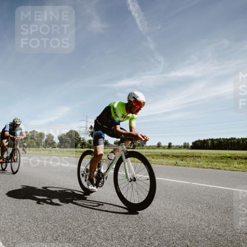 07.09.2025 - 19. Norderstedt Triathlon Michael Burmester http://msf.ph/oto/8852173 07.09.2025 11:31:31 Radfahren 749, 771 meine-sportfotos.de