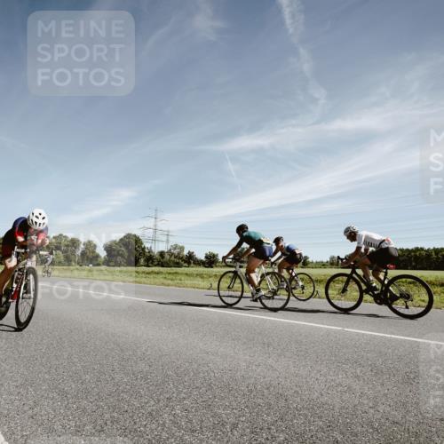 07.09.2025 - 19. Norderstedt Triathlon Michael Burmester http://msf.ph/oto/8852251 07.09.2025 11:32:42 Radfahren 774, 834, 1181 meine-sportfotos.de