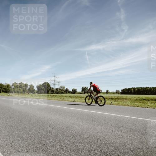 07.09.2025 - 19. Norderstedt Triathlon Michael Burmester http://msf.ph/oto/8852358 07.09.2025 11:33:56 Radfahren 1305, 1377 meine-sportfotos.de