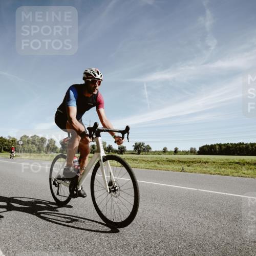07.09.2025 - 19. Norderstedt Triathlon Michael Burmester http://msf.ph/oto/8852386 07.09.2025 11:34:16 Radfahren 190, 1306 meine-sportfotos.de
