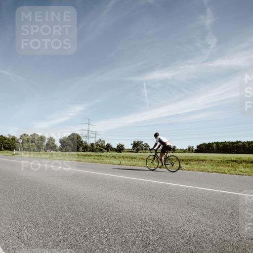 07.09.2025 - 19. Norderstedt Triathlon Michael Burmester http://msf.ph/oto/8852396 07.09.2025 11:34:23 Radfahren 1184, 1357 meine-sportfotos.de