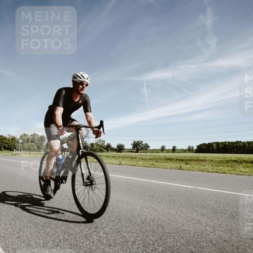07.09.2025 - 19. Norderstedt Triathlon Michael Burmester http://msf.ph/oto/8852400 07.09.2025 11:34:24 Radfahren 833, 1184, 1357 meine-sportfotos.de