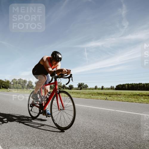 07.09.2025 - 19. Norderstedt Triathlon Michael Burmester http://msf.ph/oto/8852404 07.09.2025 11:34:27 Radfahren 833, 1357 meine-sportfotos.de