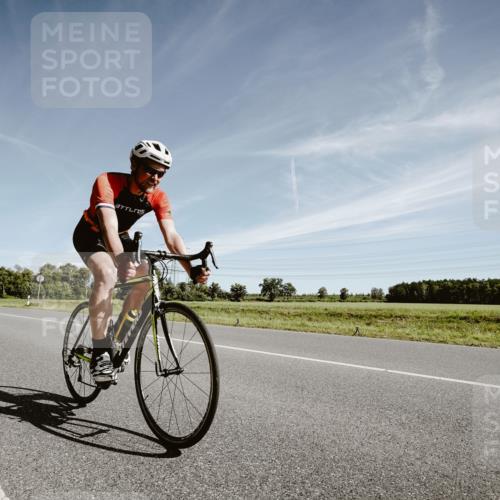 07.09.2025 - 19. Norderstedt Triathlon Michael Burmester http://msf.ph/oto/8852422 07.09.2025 11:34:45 Radfahren 736, 822, 1193 meine-sportfotos.de