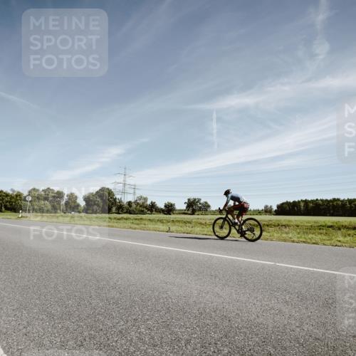 07.09.2025 - 19. Norderstedt Triathlon Michael Burmester http://msf.ph/oto/8852464 07.09.2025 11:35:11 Radfahren 801, 821 meine-sportfotos.de