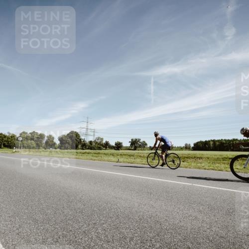 07.09.2025 - 19. Norderstedt Triathlon Michael Burmester http://msf.ph/oto/8852485 07.09.2025 11:35:24 Radfahren 191, 734, 1189 meine-sportfotos.de