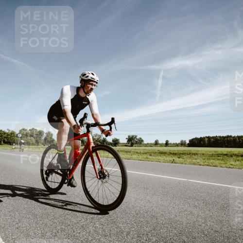 07.09.2025 - 19. Norderstedt Triathlon Michael Burmester http://msf.ph/oto/8852573 07.09.2025 11:36:36 Radfahren 826, 849, 1206 meine-sportfotos.de