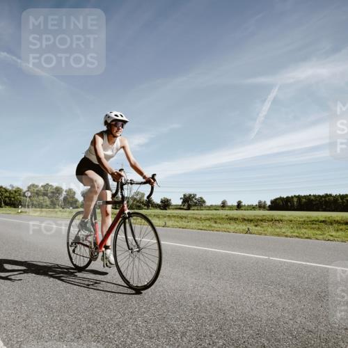 07.09.2025 - 19. Norderstedt Triathlon Michael Burmester http://msf.ph/oto/8852735 07.09.2025 11:38:56 Radfahren 203, 286, 731 meine-sportfotos.de