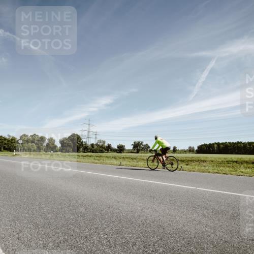 07.09.2025 - 19. Norderstedt Triathlon Michael Burmester http://msf.ph/oto/8852800 07.09.2025 11:39:42 Radfahren 300, 1253 meine-sportfotos.de