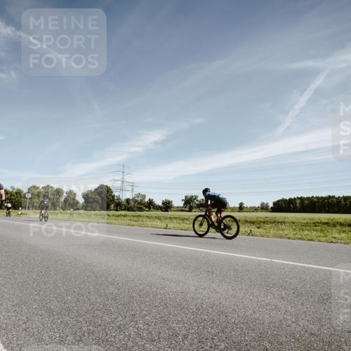07.09.2025 - 19. Norderstedt Triathlon Michael Burmester http://msf.ph/oto/8852866 07.09.2025 11:40:47 Radfahren 748 meine-sportfotos.de
