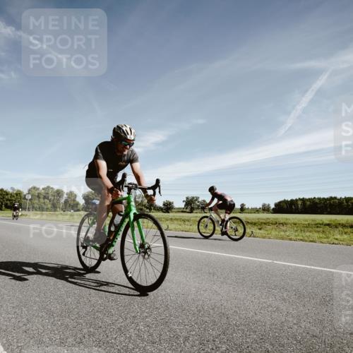 07.09.2025 - 19. Norderstedt Triathlon Michael Burmester http://msf.ph/oto/8852870 07.09.2025 11:40:48 Radfahren 748, 1358 meine-sportfotos.de