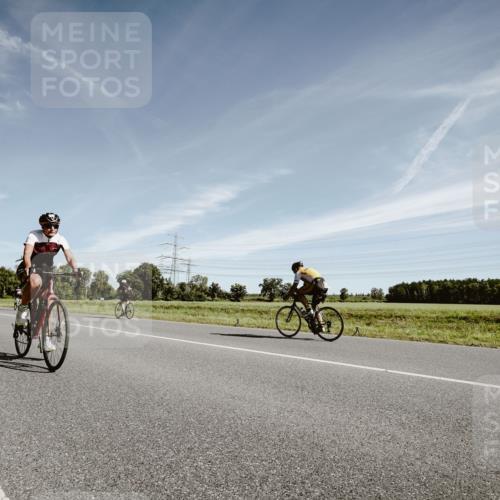07.09.2025 - 19. Norderstedt Triathlon Michael Burmester http://msf.ph/oto/8852877 07.09.2025 11:40:50 Radfahren 748, 779, 1358 meine-sportfotos.de