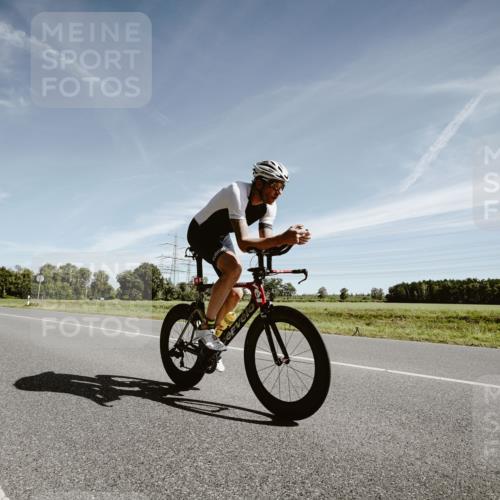 07.09.2025 - 19. Norderstedt Triathlon Michael Burmester http://msf.ph/oto/8852901 07.09.2025 11:41:09 Radfahren 704, 768 meine-sportfotos.de