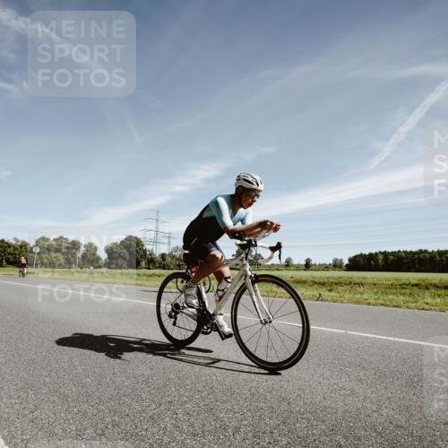 07.09.2025 - 19. Norderstedt Triathlon Michael Burmester http://msf.ph/oto/8852950 07.09.2025 11:41:41 Radfahren 703, 807 meine-sportfotos.de