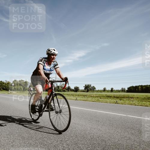 07.09.2025 - 19. Norderstedt Triathlon Michael Burmester http://msf.ph/oto/8853024 07.09.2025 11:42:59 Radfahren 233, 857, 1394 meine-sportfotos.de