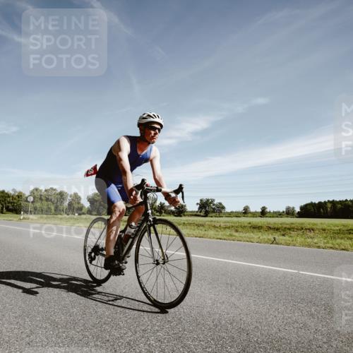 07.09.2025 - 19. Norderstedt Triathlon Michael Burmester http://msf.ph/oto/8853059 07.09.2025 11:43:40 Radfahren 830, 1228 meine-sportfotos.de