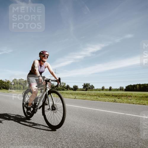 07.09.2025 - 19. Norderstedt Triathlon Michael Burmester http://msf.ph/oto/8853199 07.09.2025 11:46:00 Radfahren 162, 163, 170, 1383 meine-sportfotos.de