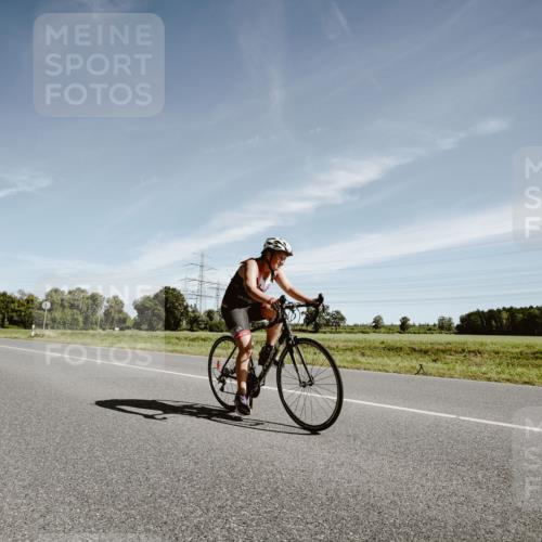 07.09.2025 - 19. Norderstedt Triathlon Michael Burmester http://msf.ph/oto/8853238 07.09.2025 11:46:32 Radfahren 237, 773, 775, 1197 meine-sportfotos.de