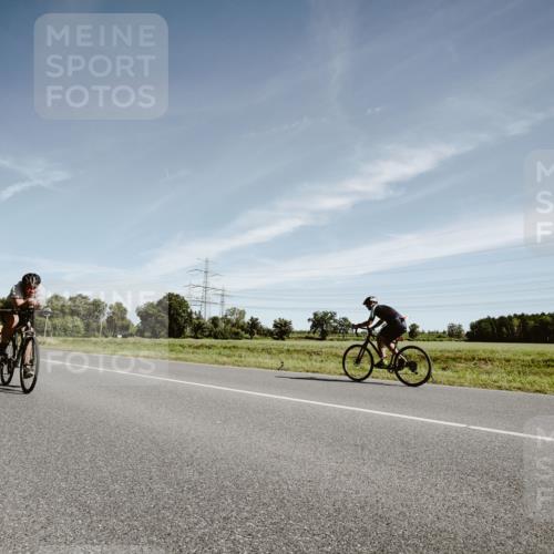 07.09.2025 - 19. Norderstedt Triathlon Michael Burmester http://msf.ph/oto/8853366 07.09.2025 11:48:14 Radfahren 154, 801 meine-sportfotos.de