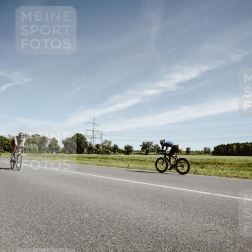 07.09.2025 - 19. Norderstedt Triathlon Michael Burmester http://msf.ph/oto/8853373 07.09.2025 11:48:17 Radfahren 138, 154, 801, 1265 meine-sportfotos.de