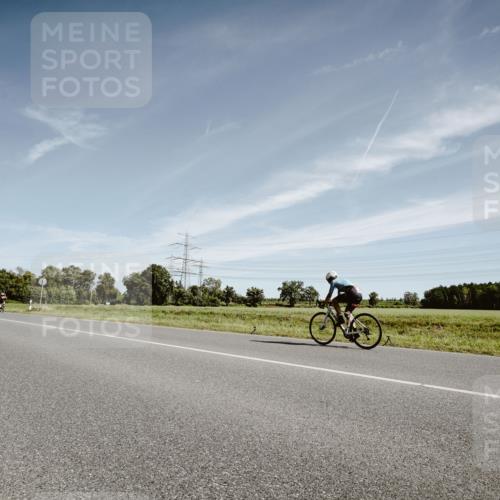 07.09.2025 - 19. Norderstedt Triathlon Michael Burmester http://msf.ph/oto/8853599 07.09.2025 11:52:01 Radfahren 768 meine-sportfotos.de