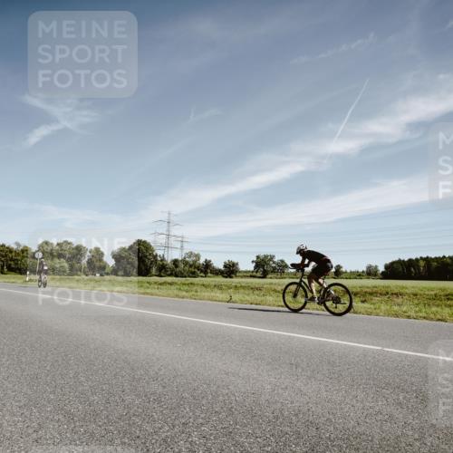 07.09.2025 - 19. Norderstedt Triathlon Michael Burmester http://msf.ph/oto/8853623 07.09.2025 11:52:15 Radfahren 719 meine-sportfotos.de