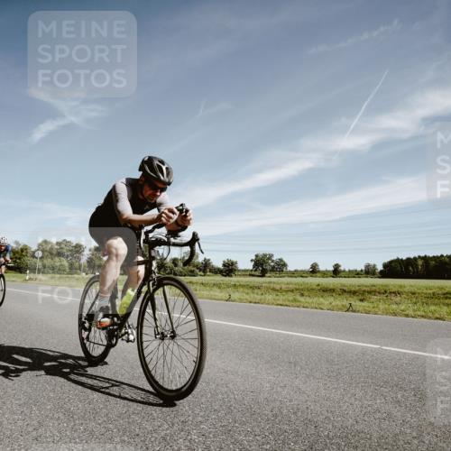 07.09.2025 - 19. Norderstedt Triathlon Michael Burmester http://msf.ph/oto/8853700 07.09.2025 11:52:51 Radfahren 136, 791, 837 meine-sportfotos.de