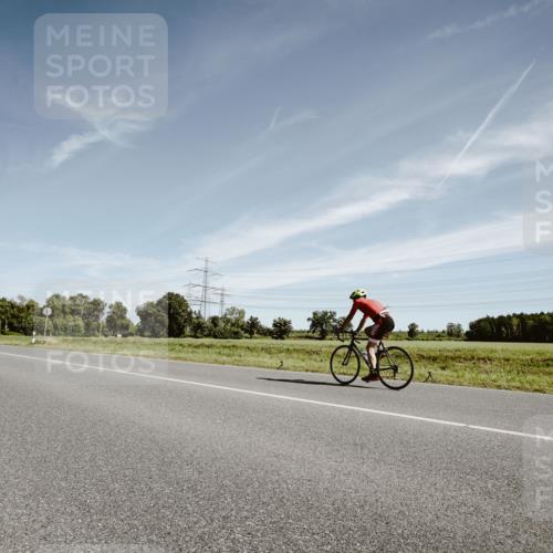 07.09.2025 - 19. Norderstedt Triathlon Michael Burmester http://msf.ph/oto/8853794 07.09.2025 11:54:02 Radfahren 714 meine-sportfotos.de