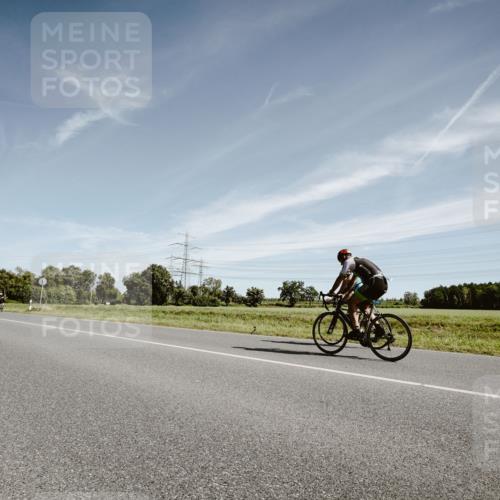 07.09.2025 - 19. Norderstedt Triathlon Michael Burmester http://msf.ph/oto/8853876 07.09.2025 11:54:56 Radfahren 1315 meine-sportfotos.de