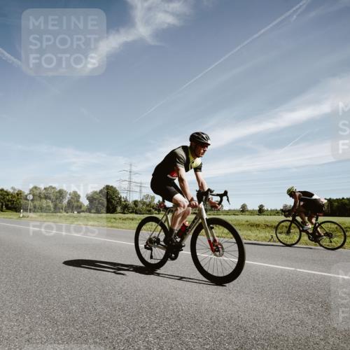 07.09.2025 - 19. Norderstedt Triathlon Michael Burmester http://msf.ph/oto/8854600 07.09.2025 11:59:37 Radfahren 138, 192, 773, 818, 1357 meine-sportfotos.de
