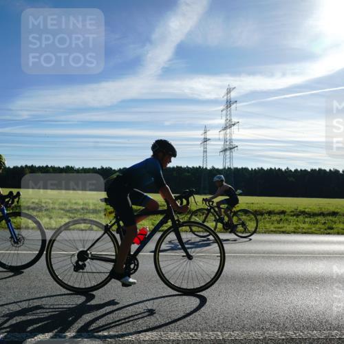 07.09.2025 - 19. Norderstedt Triathlon Michael Burmester http://msf.ph/oto/8855125 07.09.2025 09:38:04 Radfahren 594, 600, 604 meine-sportfotos.de