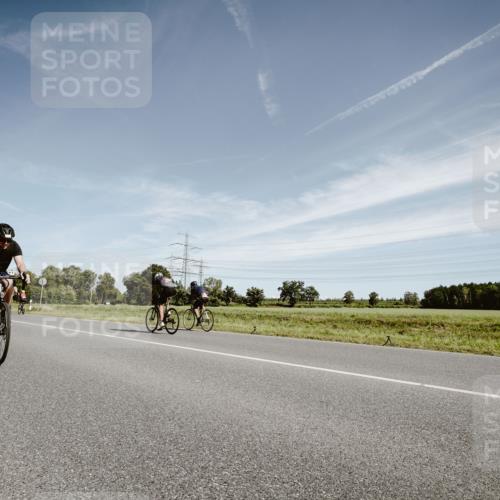 07.09.2025 - 19. Norderstedt Triathlon Michael Burmester http://msf.ph/oto/8855495 07.09.2025 12:08:23 Radfahren 208, 287, 1338 meine-sportfotos.de